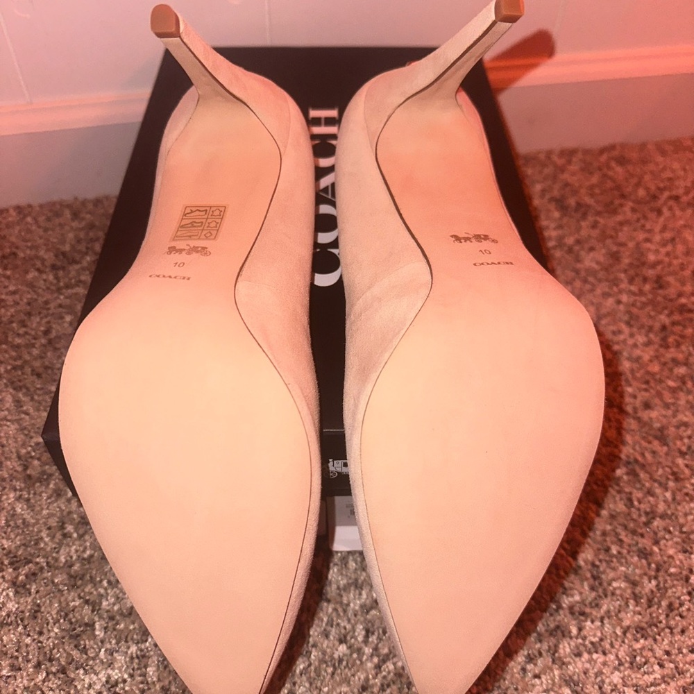 Coach Women's Skyler Suede Pumps - Picture 4 of 5